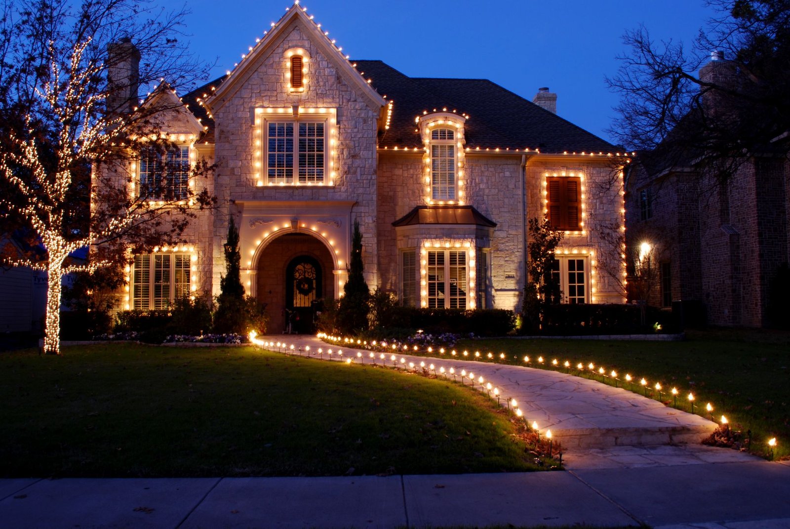 Hook and Ladder holiday lighting inspiration